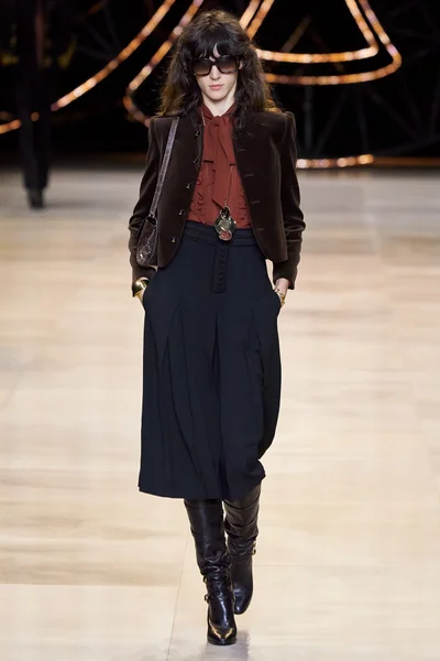 Look 25